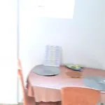 דירה Zale זאדאר