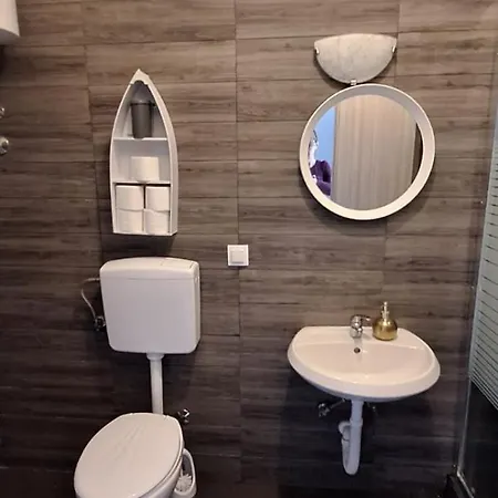 Zale Apartment